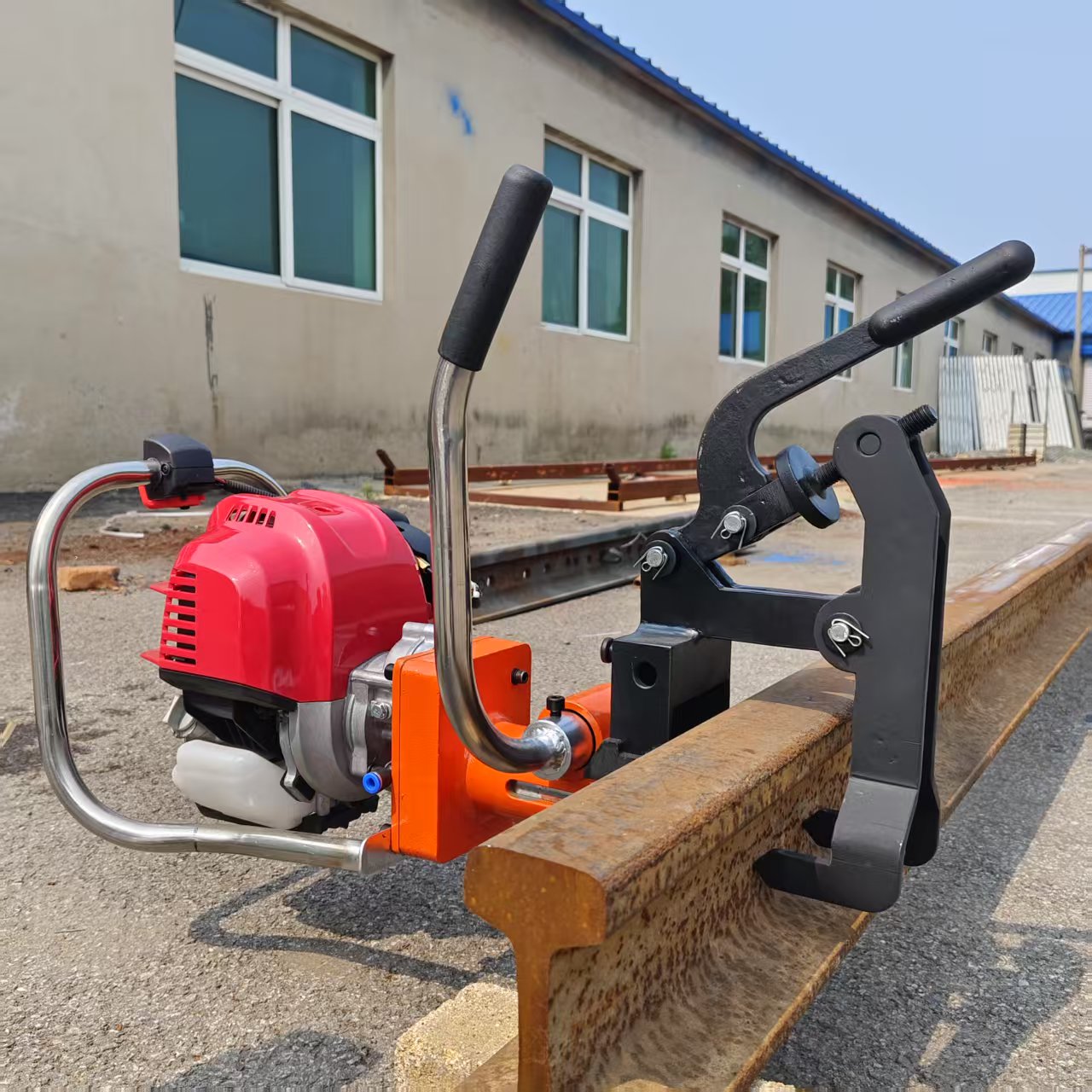 内燃钢轨钻孔机使用方法及技巧